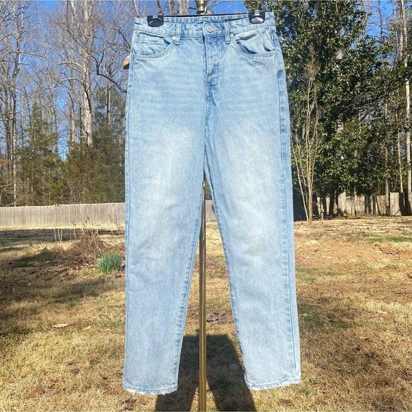 Blank NYC The Madison Crop Light Wash Tapered Jeans - Picture 2 of 10